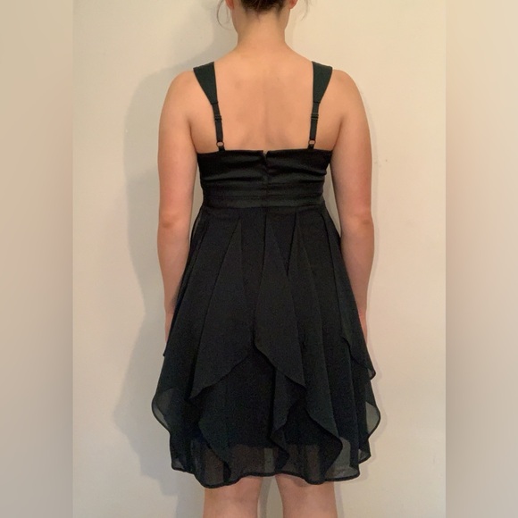 RW&CO. Forest Green Flowy Dress - Picture 3 of 7